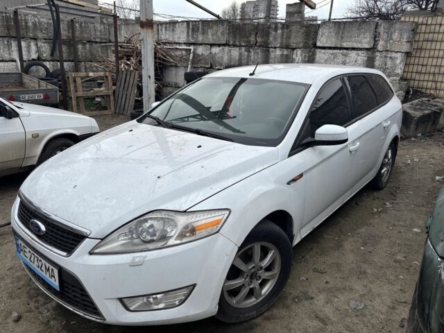 Белый Форд Мондео, объемом двигателя 2 л и пробегом 270 тыс. км за 4800 $, фото 1 на Automoto.ua
