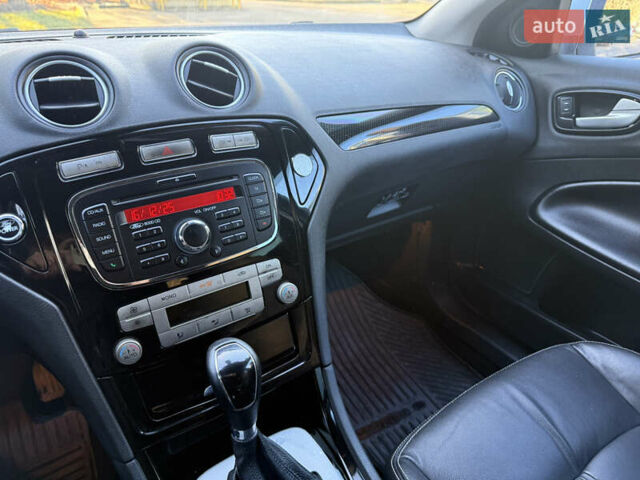 Белый Форд Мондео, объемом двигателя 2 л и пробегом 249 тыс. км за 6600 $, фото 44 на Automoto.ua