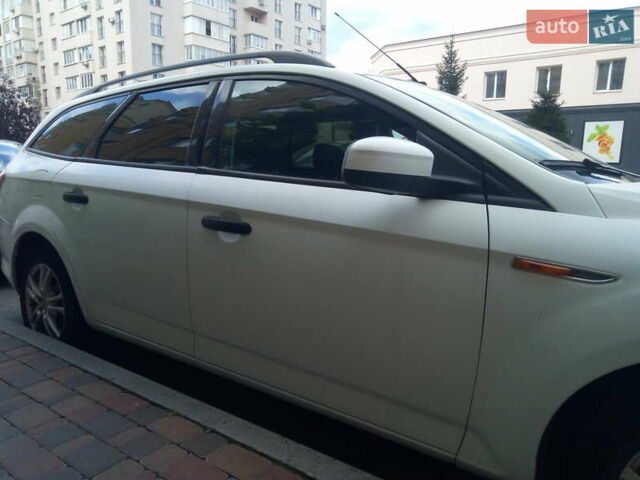 Белый Форд Мондео, объемом двигателя 0 л и пробегом 311 тыс. км за 5700 $, фото 6 на Automoto.ua