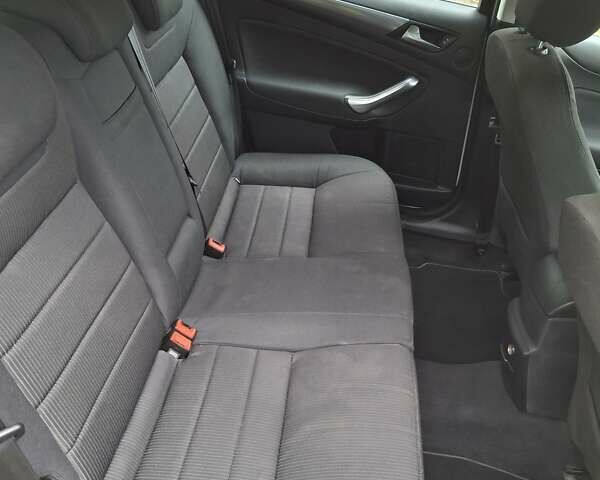 Білий Форд Мондео, об'ємом двигуна 2 л та пробігом 270 тис. км за 9500 $, фото 24 на Automoto.ua