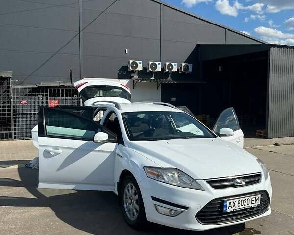 Белый Форд Мондео, объемом двигателя 1.6 л и пробегом 225 тыс. км за 7500 $, фото 3 на Automoto.ua