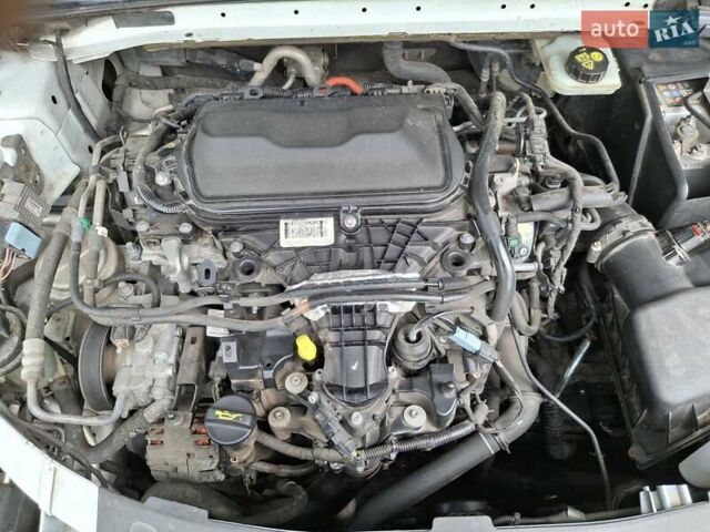 Білий Форд Мондео, об'ємом двигуна 2 л та пробігом 270 тис. км за 9500 $, фото 34 на Automoto.ua