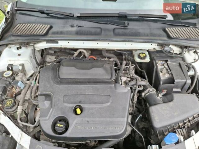 Білий Форд Мондео, об'ємом двигуна 2 л та пробігом 270 тис. км за 9500 $, фото 32 на Automoto.ua