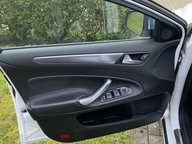 Білий Форд Мондео, об'ємом двигуна 2 л та пробігом 308 тис. км за 4662 $, фото 8 на Automoto.ua