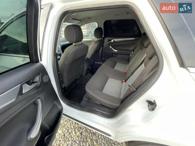 Белый Форд Мондео, объемом двигателя 2 л и пробегом 287 тыс. км за 7800 $, фото 14 на Automoto.ua