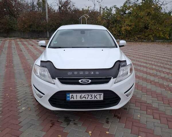 Белый Форд Мондео, объемом двигателя 2 л и пробегом 270 тыс. км за 8300 $, фото 5 на Automoto.ua