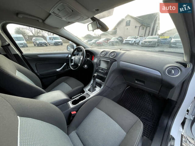 Белый Форд Мондео, объемом двигателя 2 л и пробегом 287 тыс. км за 7800 $, фото 20 на Automoto.ua