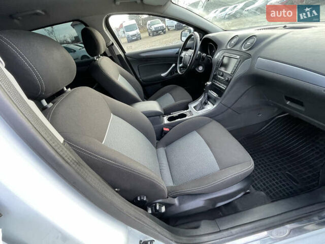 Белый Форд Мондео, объемом двигателя 2 л и пробегом 287 тыс. км за 7800 $, фото 19 на Automoto.ua