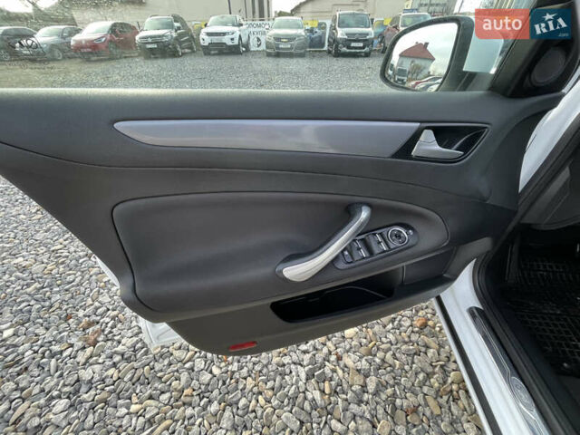 Белый Форд Мондео, объемом двигателя 2 л и пробегом 287 тыс. км за 7800 $, фото 9 на Automoto.ua