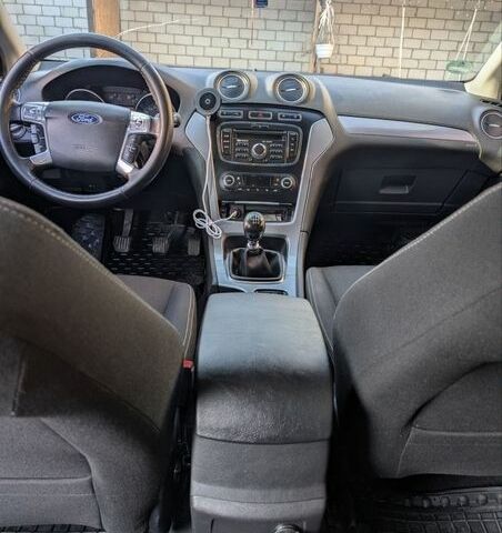 Білий Форд Мондео, об'ємом двигуна 1.6 л та пробігом 325 тис. км за 6400 $, фото 8 на Automoto.ua