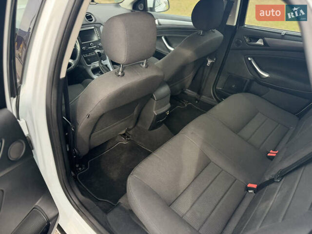 Белый Форд Мондео, объемом двигателя 2.2 л и пробегом 317 тыс. км за 8800 $, фото 10 на Automoto.ua