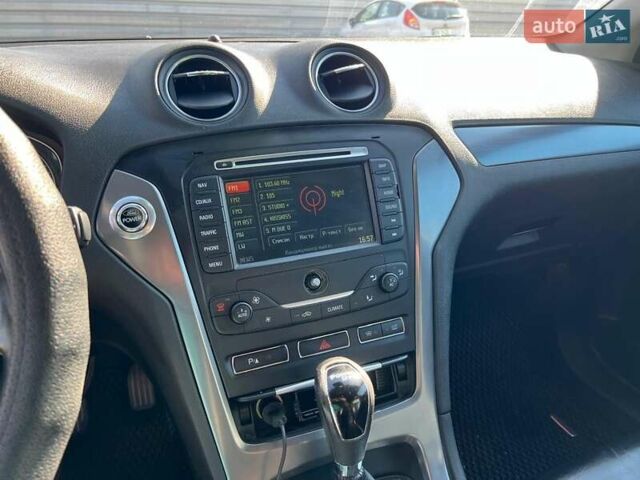 Белый Форд Мондео, объемом двигателя 2 л и пробегом 400 тыс. км за 8900 $, фото 15 на Automoto.ua