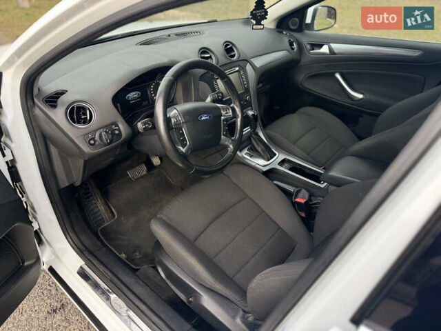 Белый Форд Мондео, объемом двигателя 2.2 л и пробегом 317 тыс. км за 8800 $, фото 8 на Automoto.ua