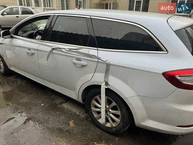 Белый Форд Мондео, объемом двигателя 2 л и пробегом 185 тыс. км за 5000 $, фото 1 на Automoto.ua