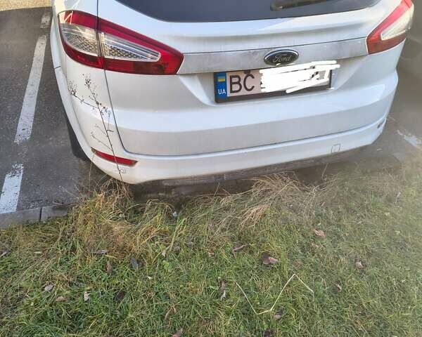 Белый Форд Мондео, объемом двигателя 2 л и пробегом 270 тыс. км за 8300 $, фото 2 на Automoto.ua