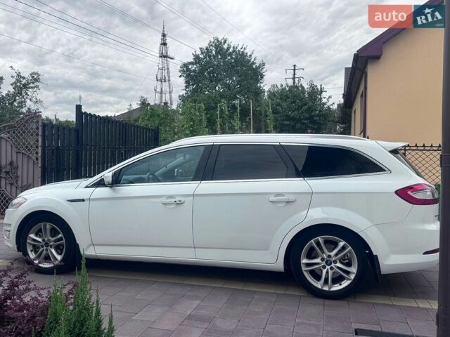 Белый Форд Мондео, объемом двигателя 2 л и пробегом 253 тыс. км за 9000 $, фото 4 на Automoto.ua