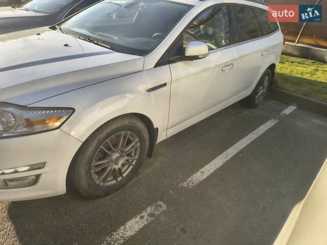 Белый Форд Мондео, объемом двигателя 2 л и пробегом 270 тыс. км за 8300 $, фото 1 на Automoto.ua