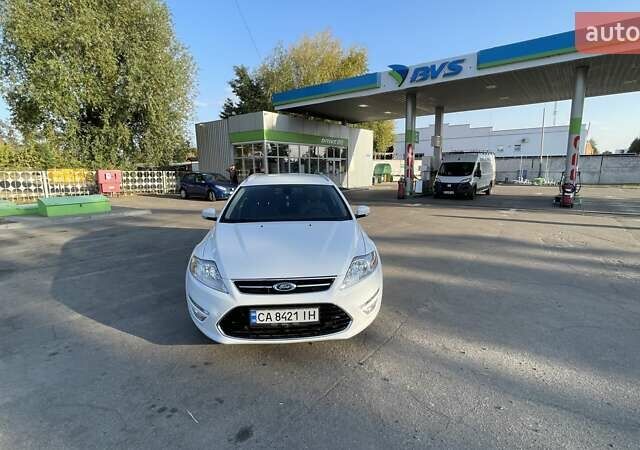 Белый Форд Мондео, объемом двигателя 2 л и пробегом 252 тыс. км за 9200 $, фото 4 на Automoto.ua