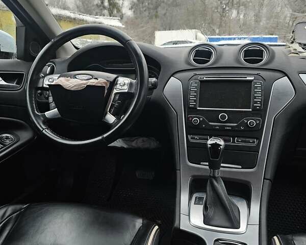 Белый Форд Мондео, объемом двигателя 2 л и пробегом 210 тыс. км за 5200 $, фото 25 на Automoto.ua