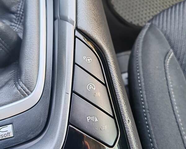 Белый Форд Мондео, объемом двигателя 1.56 л и пробегом 226 тыс. км за 11500 $, фото 12 на Automoto.ua