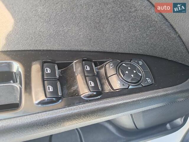 Белый Форд Мондео, объемом двигателя 1.56 л и пробегом 226 тыс. км за 11500 $, фото 15 на Automoto.ua