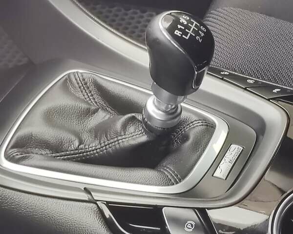 Белый Форд Мондео, объемом двигателя 1.56 л и пробегом 226 тыс. км за 11500 $, фото 4 на Automoto.ua