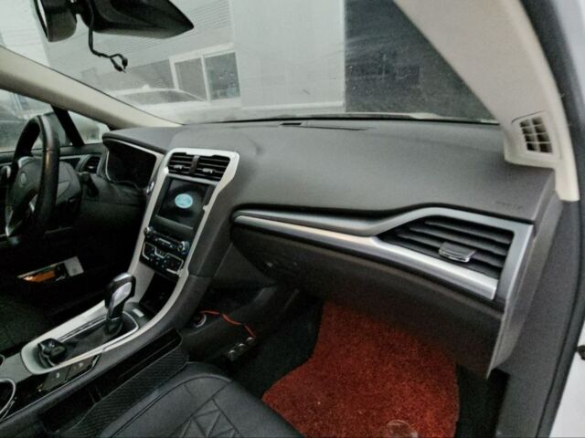 Белый Форд Мондео, объемом двигателя 2 л и пробегом 137 тыс. км за 10500 $, фото 19 на Automoto.ua