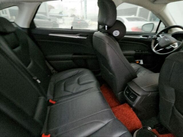 Белый Форд Мондео, объемом двигателя 2 л и пробегом 137 тыс. км за 10500 $, фото 26 на Automoto.ua