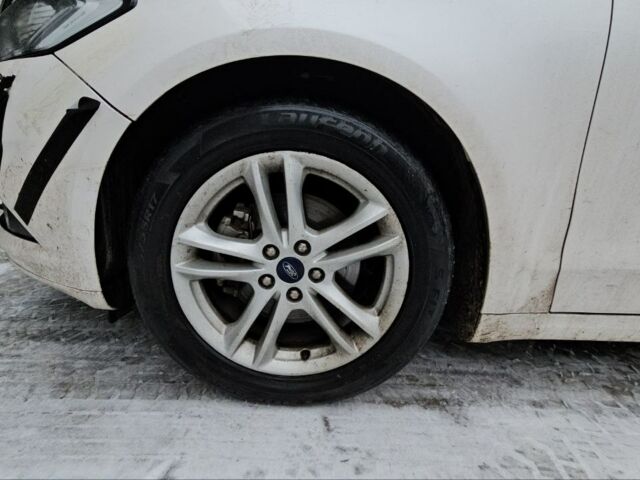 Белый Форд Мондео, объемом двигателя 2 л и пробегом 137 тыс. км за 10500 $, фото 35 на Automoto.ua