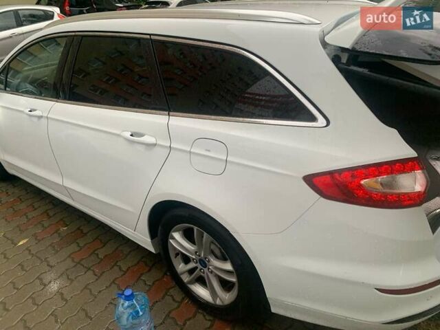 Білий Форд Мондео, об'ємом двигуна 2 л та пробігом 215 тис. км за 11000 $, фото 3 на Automoto.ua
