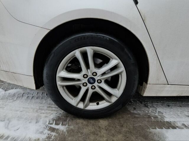 Белый Форд Мондео, объемом двигателя 2 л и пробегом 137 тыс. км за 10500 $, фото 29 на Automoto.ua