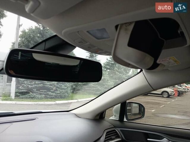 Белый Форд Мондео, объемом двигателя 2 л и пробегом 161 тыс. км за 12750 $, фото 24 на Automoto.ua