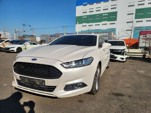 Белый Форд Мондео, объемом двигателя 2 л и пробегом 183 тыс. км за 11400 $, фото 11 на Automoto.ua