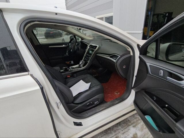 Белый Форд Мондео, объемом двигателя 2 л и пробегом 137 тыс. км за 10500 $, фото 22 на Automoto.ua