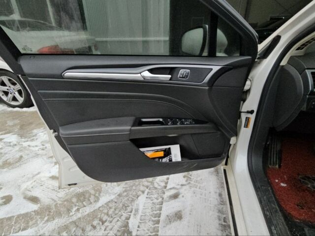 Белый Форд Мондео, объемом двигателя 2 л и пробегом 137 тыс. км за 10500 $, фото 38 на Automoto.ua