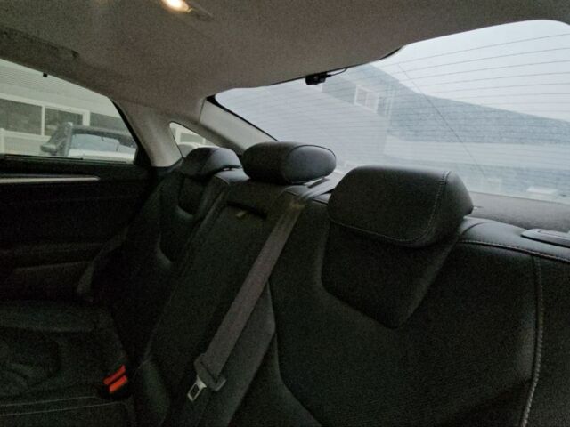 Белый Форд Мондео, объемом двигателя 2 л и пробегом 137 тыс. км за 10500 $, фото 28 на Automoto.ua