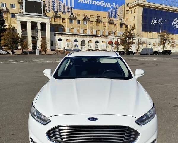 Белый Форд Мондео, объемом двигателя 1.5 л и пробегом 151 тыс. км за 12499 $, фото 1 на Automoto.ua
