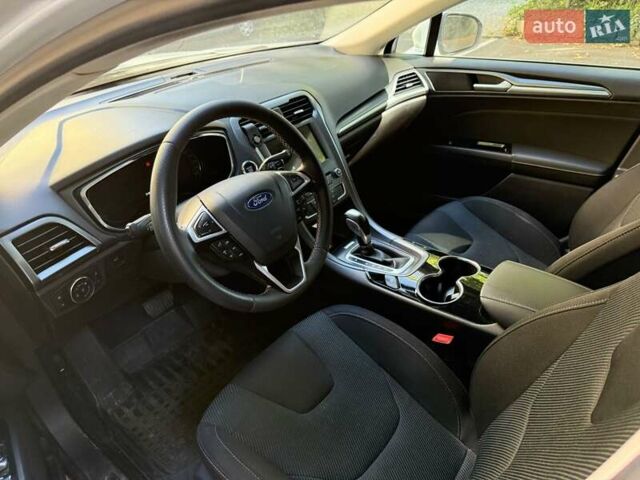 Білий Форд Мондео, об'ємом двигуна 2 л та пробігом 215 тис. км за 11000 $, фото 6 на Automoto.ua