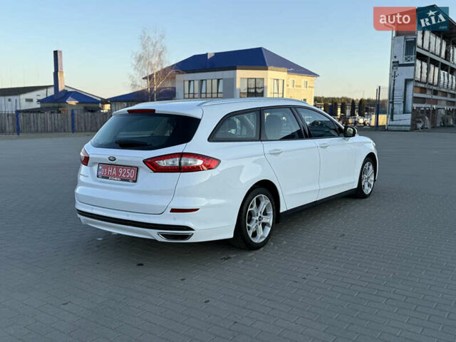 Белый Форд Мондео, объемом двигателя 2 л и пробегом 267 тыс. км за 12500 $, фото 4 на Automoto.ua