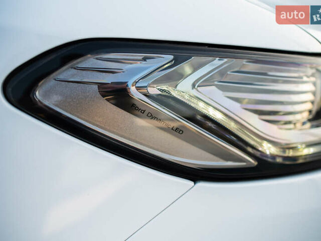 Белый Форд Мондео, объемом двигателя 2 л и пробегом 227 тыс. км за 14500 $, фото 25 на Automoto.ua