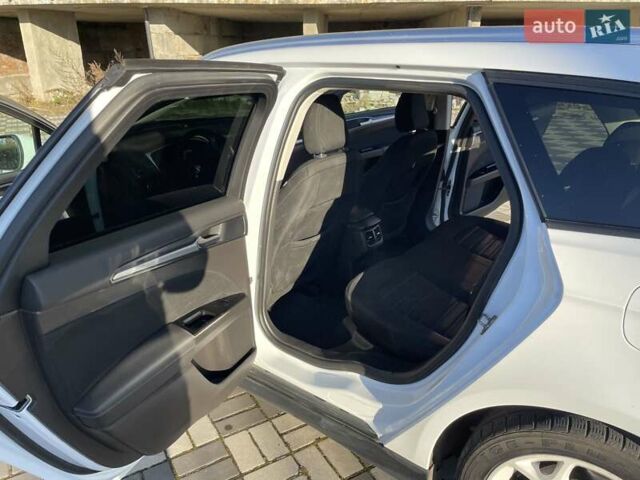 Белый Форд Мондео, объемом двигателя 2 л и пробегом 361 тыс. км за 12000 $, фото 33 на Automoto.ua