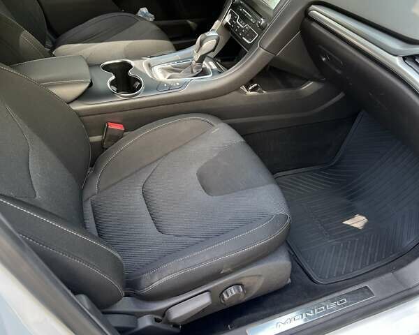 Белый Форд Мондео, объемом двигателя 2 л и пробегом 142 тыс. км за 13500 $, фото 18 на Automoto.ua