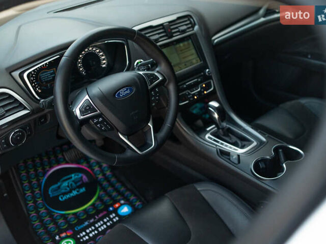 Белый Форд Мондео, объемом двигателя 2 л и пробегом 227 тыс. км за 14500 $, фото 43 на Automoto.ua