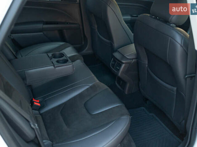 Белый Форд Мондео, объемом двигателя 2 л и пробегом 227 тыс. км за 14500 $, фото 42 на Automoto.ua