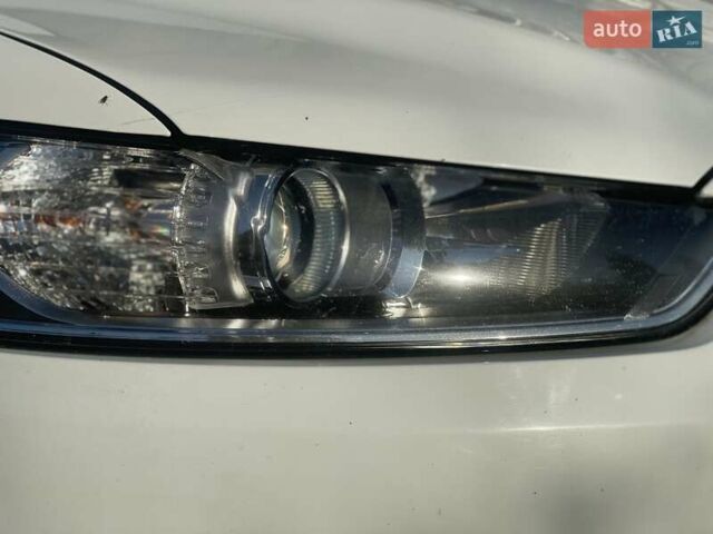 Белый Форд Мондео, объемом двигателя 2 л и пробегом 361 тыс. км за 12000 $, фото 20 на Automoto.ua