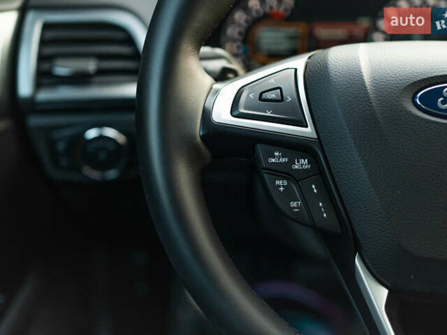 Белый Форд Мондео, объемом двигателя 2 л и пробегом 227 тыс. км за 14500 $, фото 62 на Automoto.ua