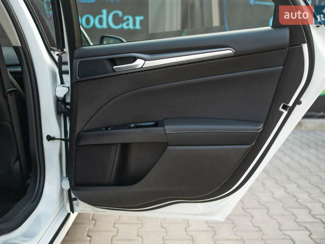 Белый Форд Мондео, объемом двигателя 2 л и пробегом 227 тыс. км за 14500 $, фото 55 на Automoto.ua