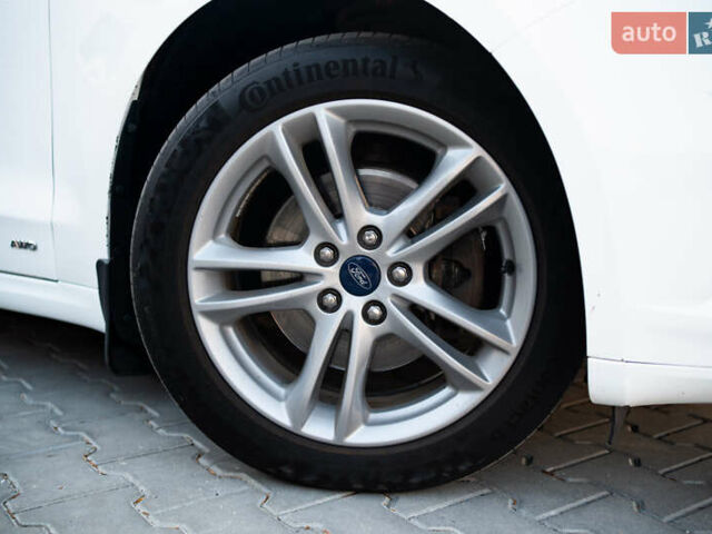 Белый Форд Мондео, объемом двигателя 2 л и пробегом 227 тыс. км за 14500 $, фото 5 на Automoto.ua