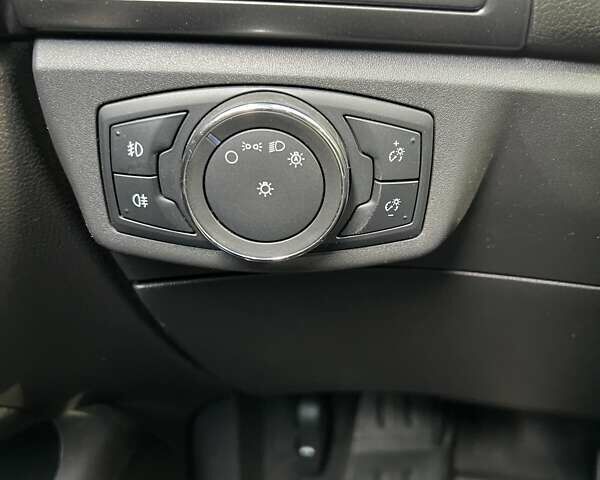 Белый Форд Мондео, объемом двигателя 2 л и пробегом 142 тыс. км за 13500 $, фото 20 на Automoto.ua