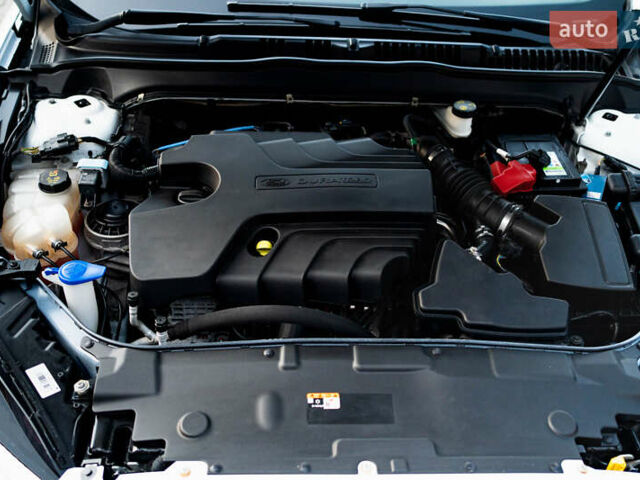 Белый Форд Мондео, объемом двигателя 2 л и пробегом 227 тыс. км за 14500 $, фото 84 на Automoto.ua